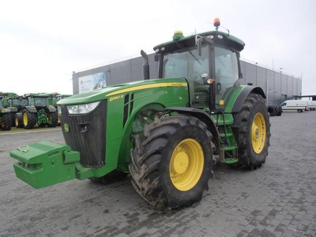 Oldtimer-Traktor typu John Deere 8360R, Neumaschine v Вишневе (Obrázek 1)