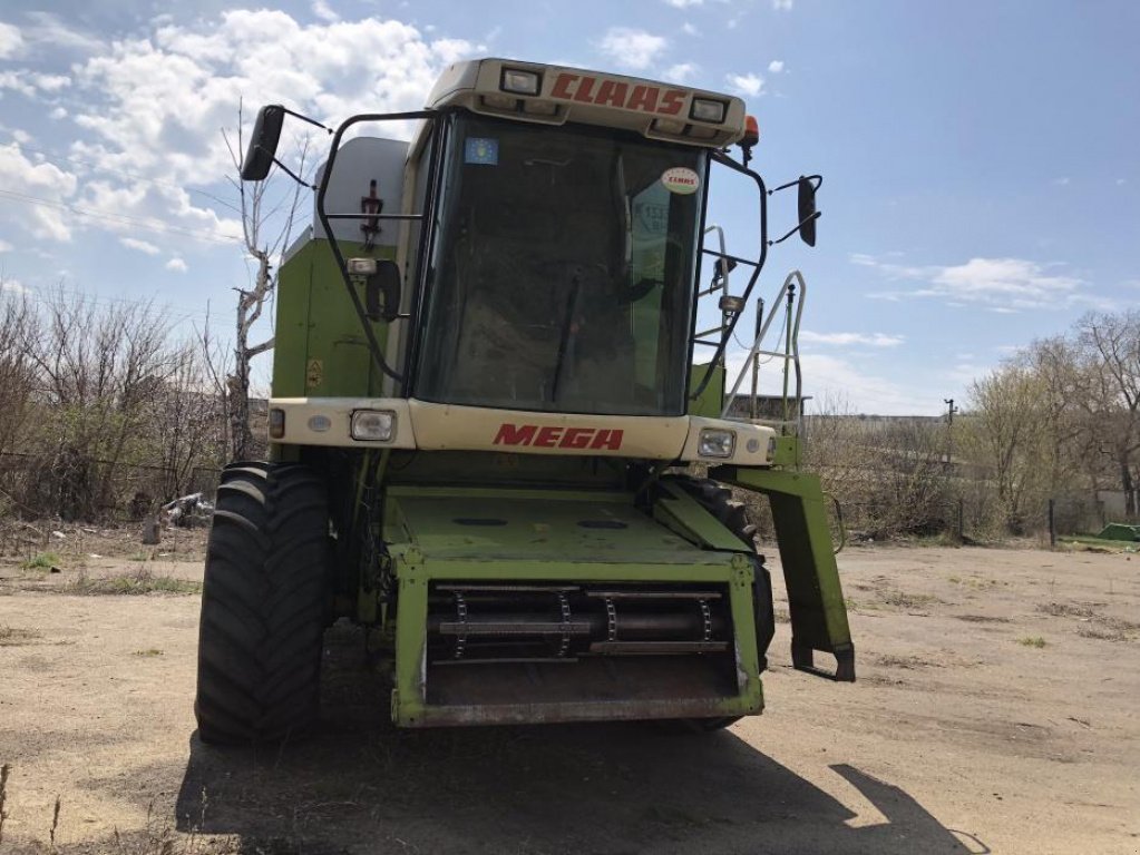 Oldtimer-Mähdrescher del tipo CLAAS Mega 208, Neumaschine In Ширяеве (Immagine 9)