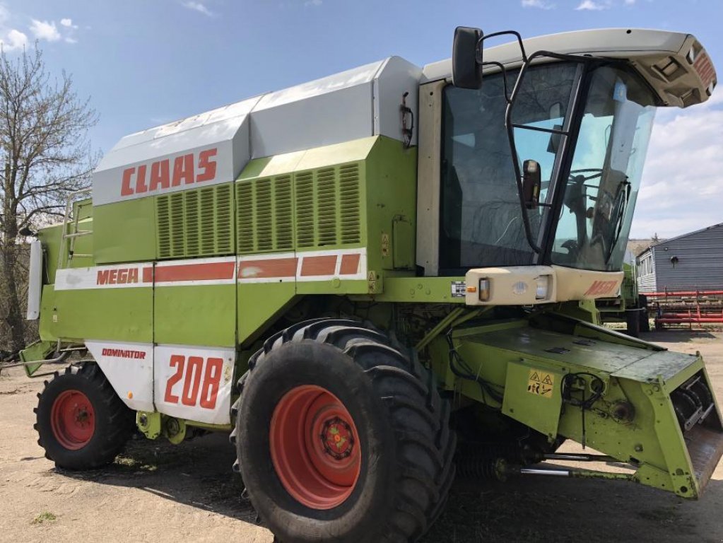 Oldtimer-Mähdrescher van het type CLAAS Mega 208, Neumaschine in Ширяеве (Foto 12)