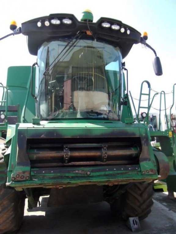 Oldtimer-Mähdrescher of the type John Deere W650, Neumaschine in Путрівка (Picture 12)