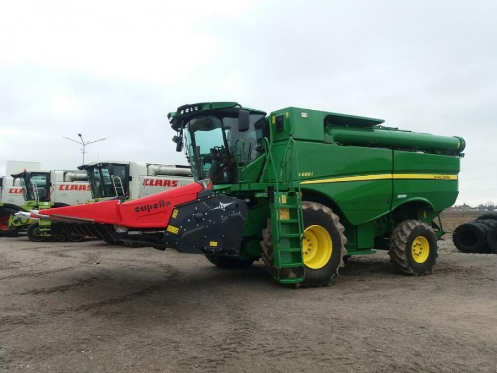 Oldtimer-Mähdrescher van het type John Deere S680, Neumaschine in Путрівка (Foto 8)