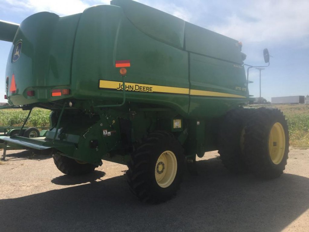 Oldtimer-Mähdrescher Türe ait John Deere 9770 STS, Neumaschine içinde Путрівка (resim 4)