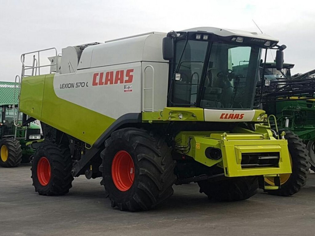 Oldtimer-Mähdrescher of the type CLAAS Lexion 570, Neumaschine in Путрівка (Picture 1)