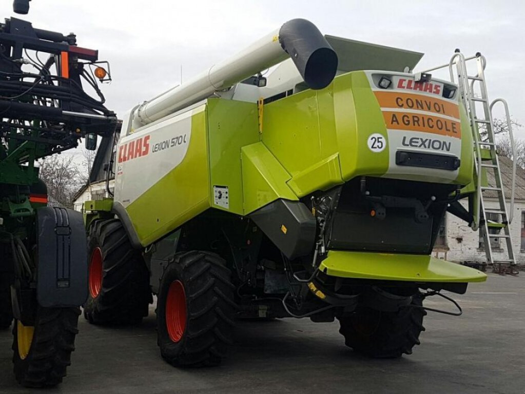 Oldtimer-Mähdrescher of the type CLAAS Lexion 570, Neumaschine in Путрівка (Picture 7)