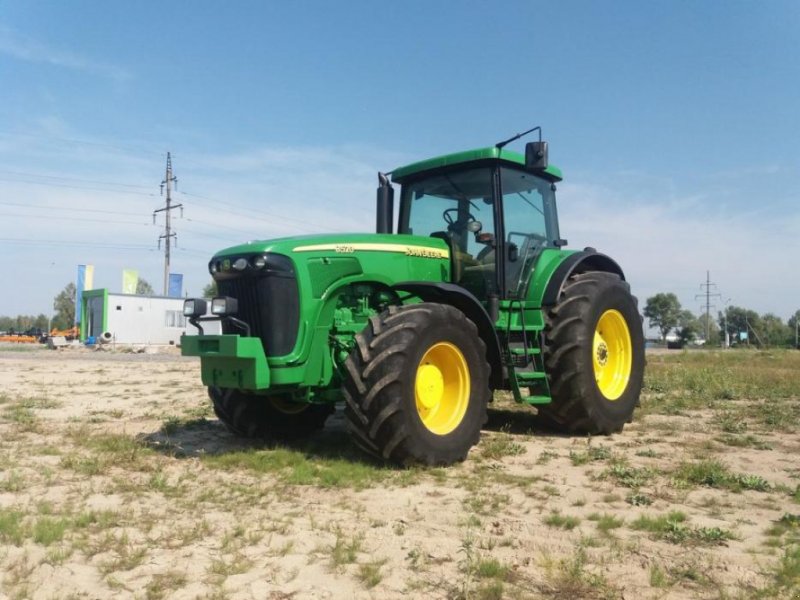 Oldtimer-Traktor du type John Deere 8520, Gebrauchtmaschine en Путрівка (Photo 1)