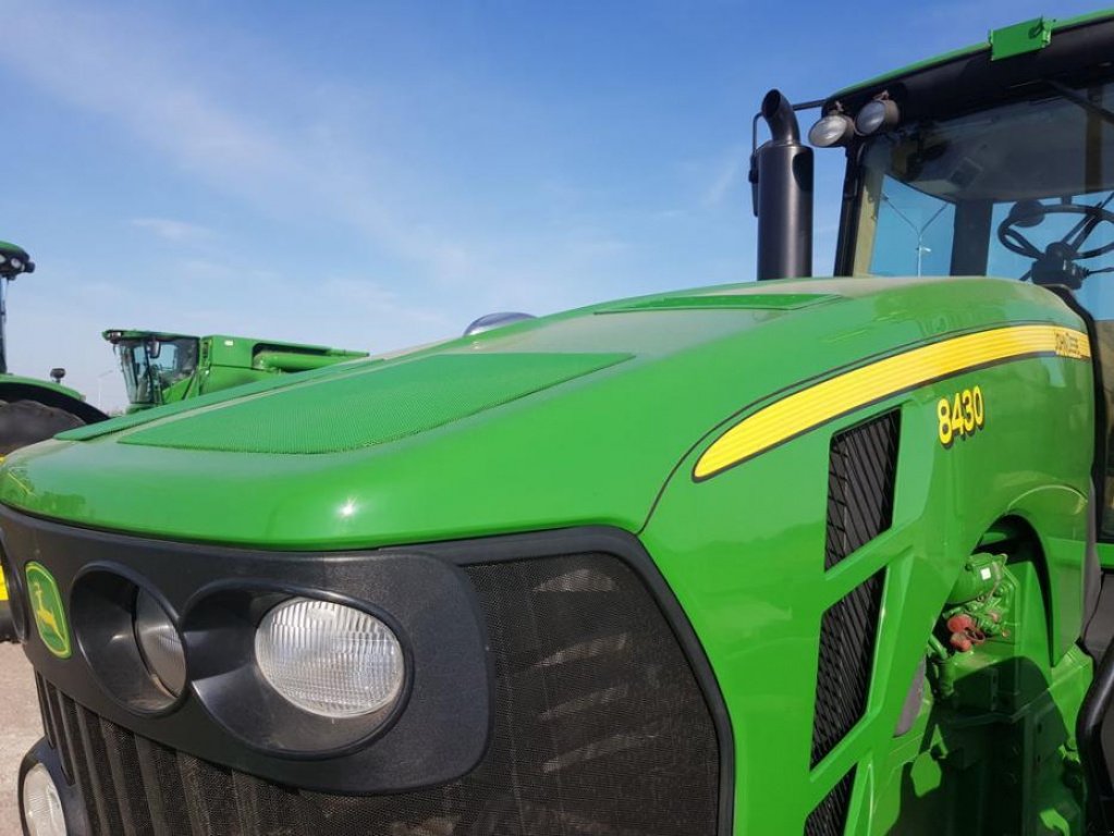 Oldtimer-Traktor van het type John Deere 8430, Gebrauchtmaschine in Путрівка (Foto 11)