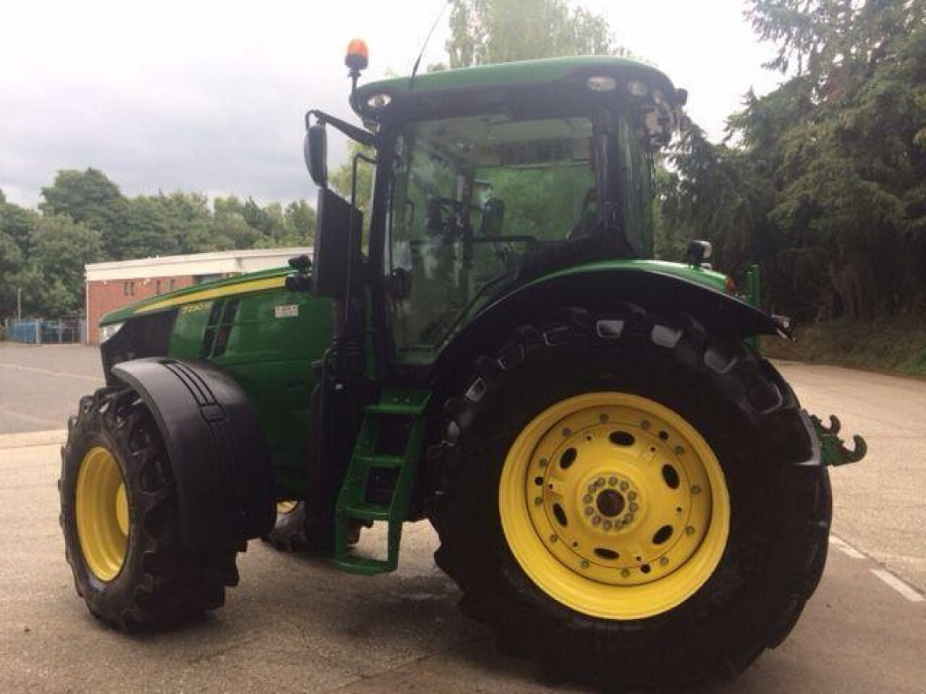 Oldtimer-Traktor van het type John Deere 7230R, Gebrauchtmaschine in Путрівка (Foto 8)