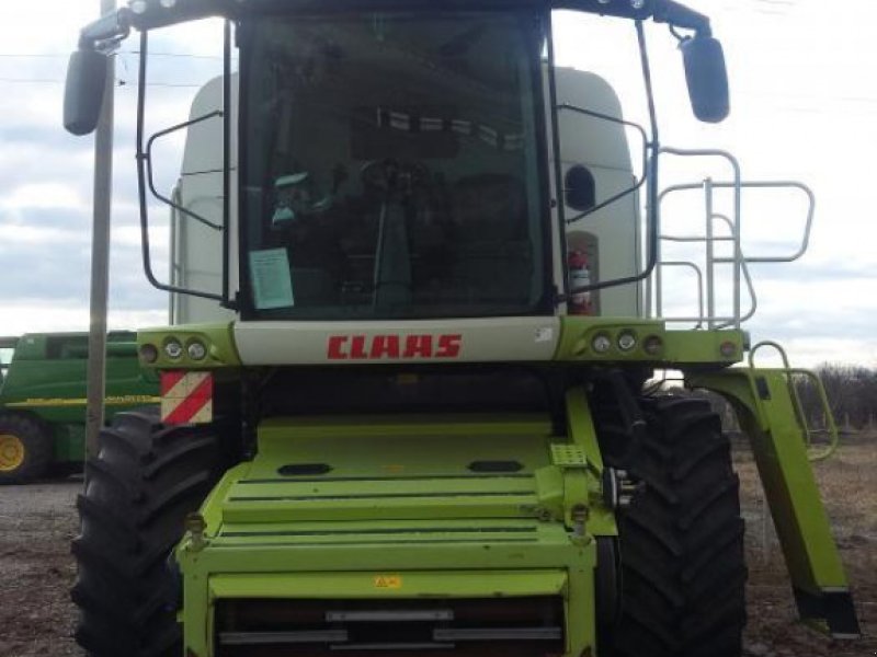 Oldtimer-Mähdrescher of the type CLAAS Lexion 660, Neumaschine in Біла Церква (Picture 1)