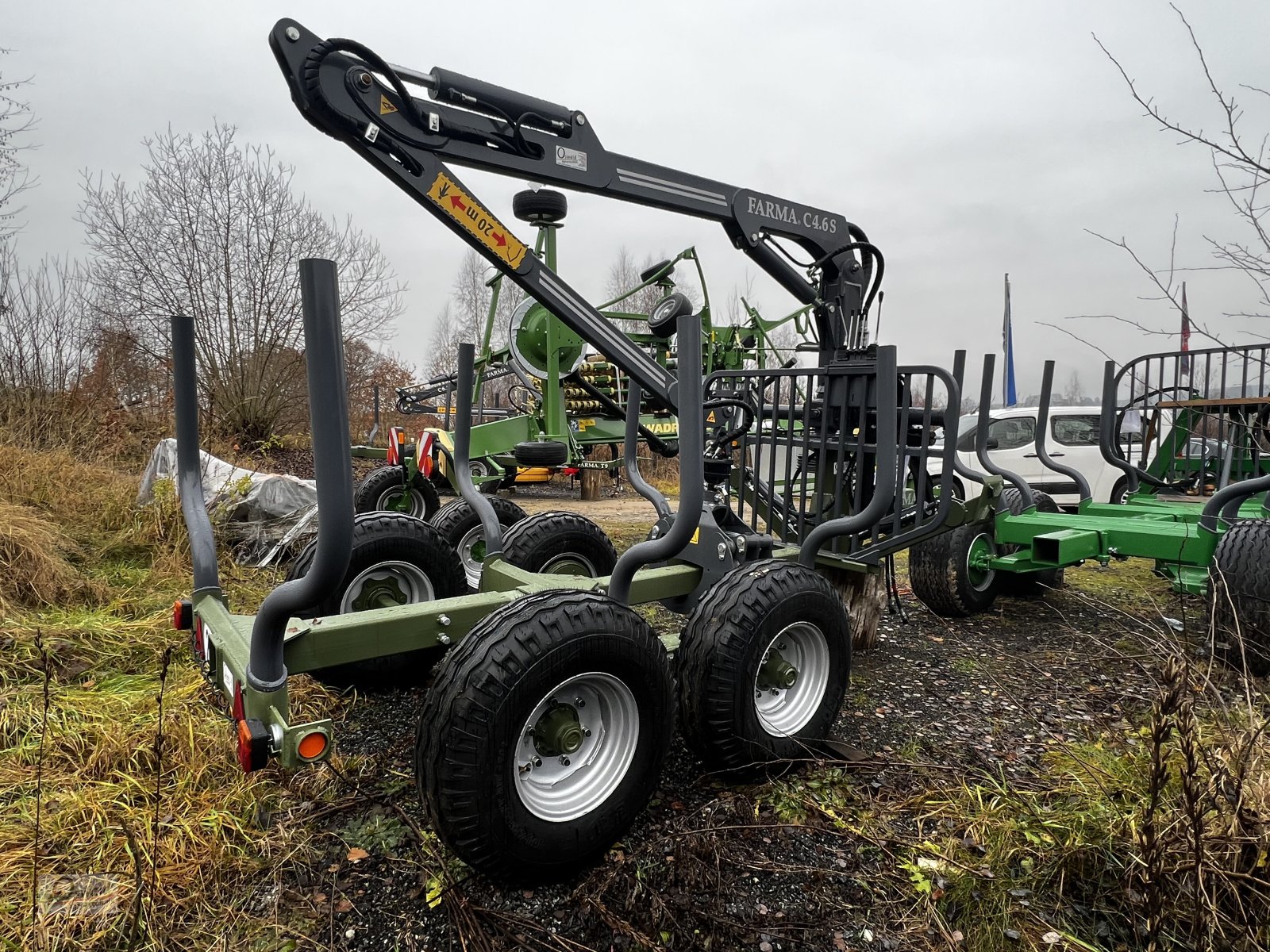 Rückewagen & Rückeanhänger van het type Farma Farma, Neumaschine in Regen (Foto 4)