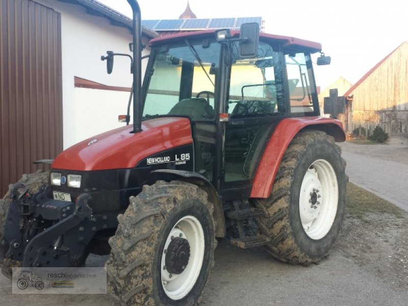 Traktor du type New Holland L 85, Gebrauchtmaschine en Wellheim (Photo 1)