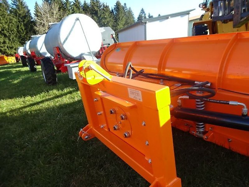 Schneepflug typu M&H Schneeschild 3 Meter SP -  Hydraulisch schwenkbar- mit Anfahrsicherung, Neumaschine v Neureichenau (Obrázek 15)