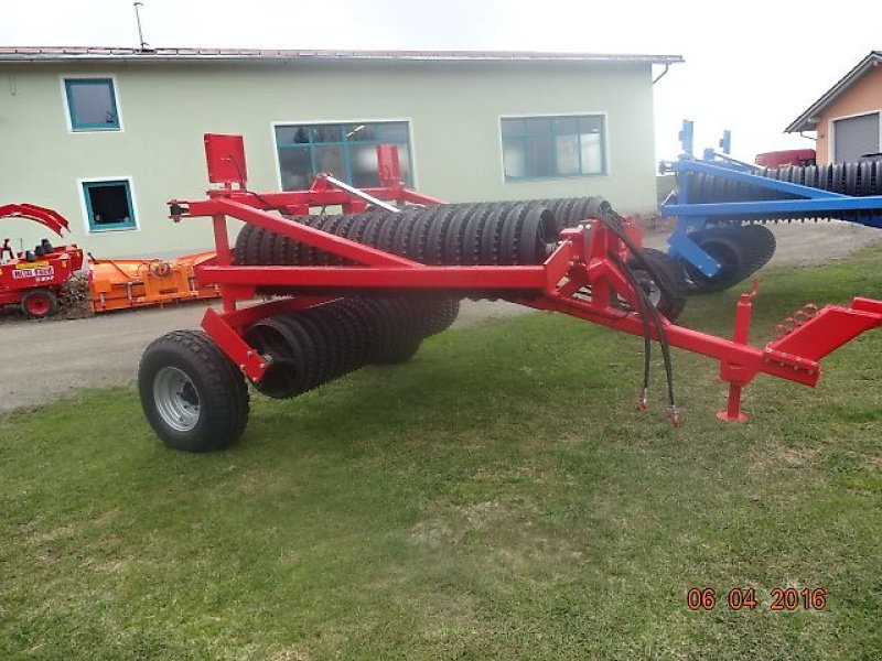 Packer & Walze del tipo M&H Cambrigewalze 6,2 Meter, Neumaschine In Neureichenau (Immagine 25)