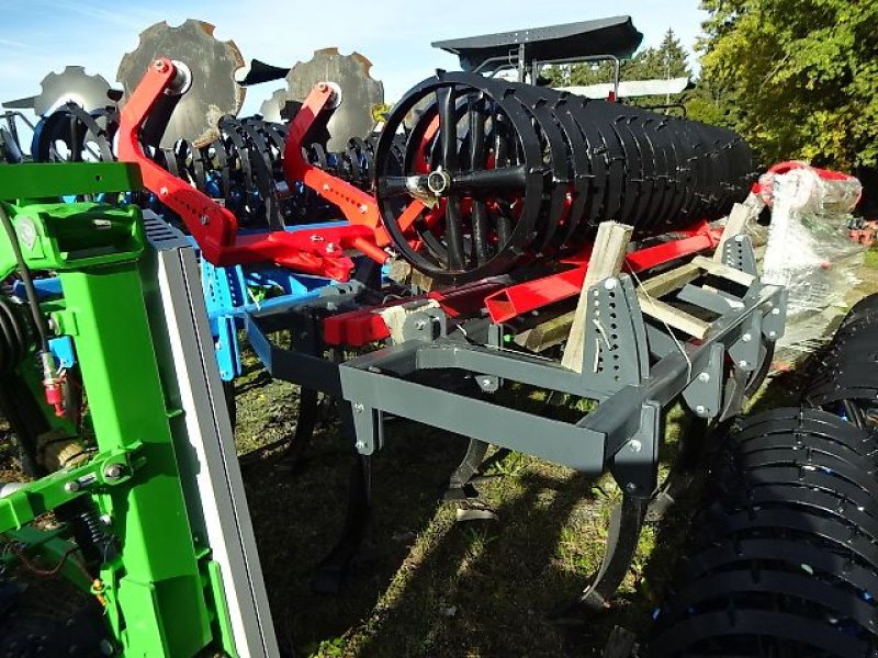 Grubber типа Bellon Mit Mix 3- mit Dachringwalze-3 Meter -3 Reihig -  11 Zinken- mit Hohlscheiben -, Neumaschine в Neureichenau (Фотография 27)