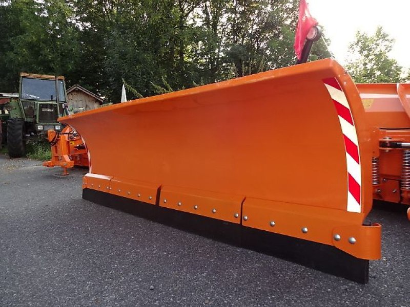 Schneepflug van het type SVD Vario M 300- Varioschneepflug- Stabile Ausführung, Neumaschine in Neureichenau (Foto 23)