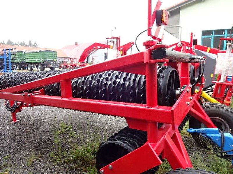 Packer & Walze of the type SVD Cambridgewalze 8 Meter- Hydraulisch- 3 teilig, Neumaschine in Neureichenau (Picture 12)