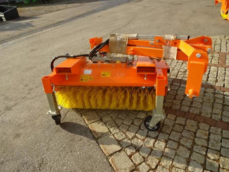 Kehrmaschine του τύπου Sonstige 1,2 Meter Kehrmaschine - Dreipunkt- Gabelanbau- auch mit Seitenbesen möglich, Neumaschine σε Neureichenau (Φωτογραφία 1)