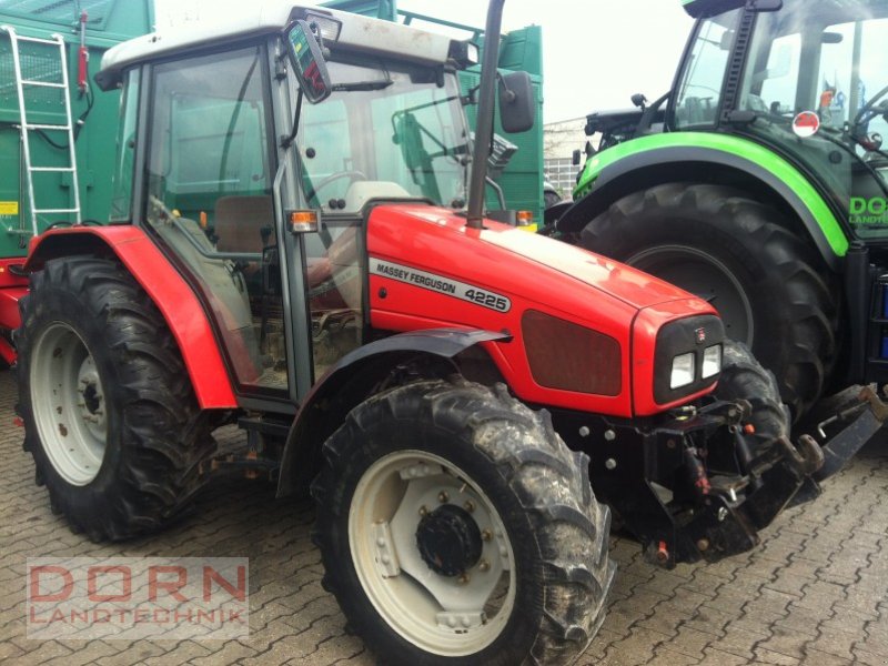 Massey Ferguson MF 4225 Tractor - technikboerse.com