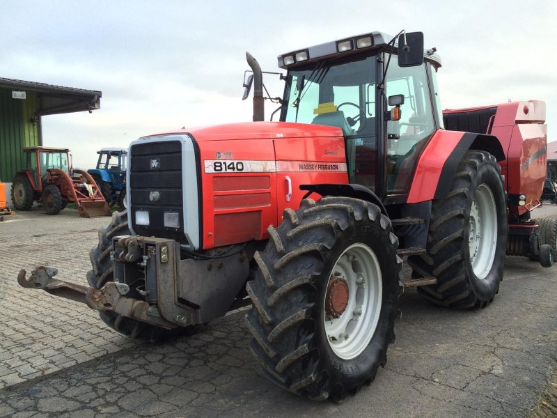 Massey Ferguson 8140 Dynashift Tractor - technikboerse.com