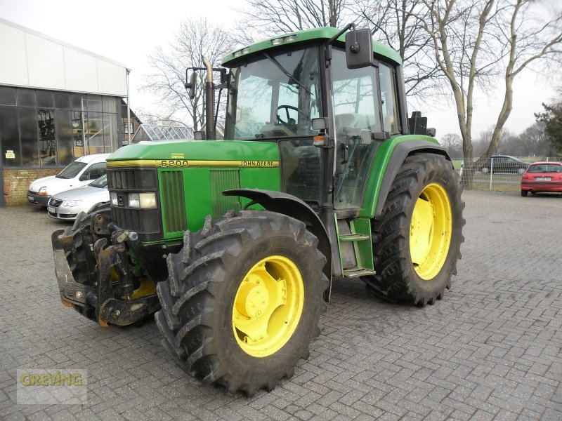 John Deere 6200 Tractor - technikboerse.com