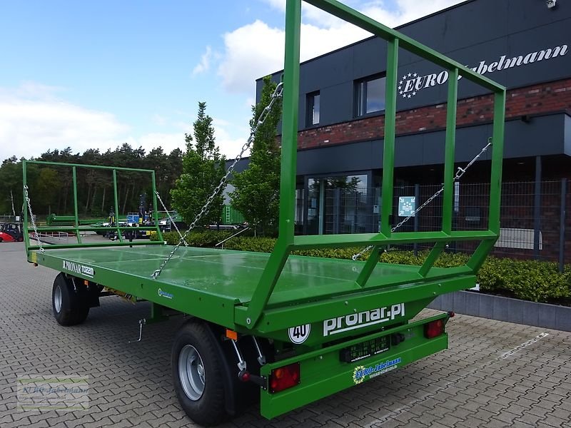 Ballentransportwagen van het type PRONAR 3-achs Ballenwagen, TO 26 M, Staukasten, Kotflüger, TÜV, 18 to, NEU, Neumaschine in Itterbeck (Foto 8)