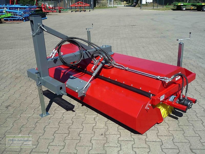 Kehrmaschine типа EURO-Jabelmann Kehrmaschine, Schlepperkehrmaschine V 1501 SKM, 1,50 m NEU, Neumaschine в Itterbeck (Фотография 1)