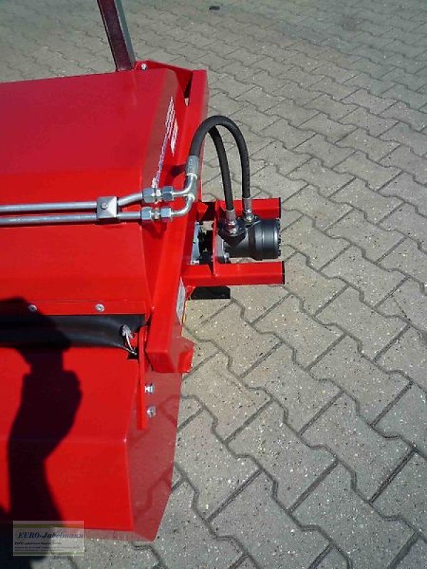Kehrmaschine типа EURO-Jabelmann Kehrmaschine, Schlepperkehrmaschine V 2501 SKM, 2,50 m NEU, Neumaschine в Itterbeck (Фотография 11)