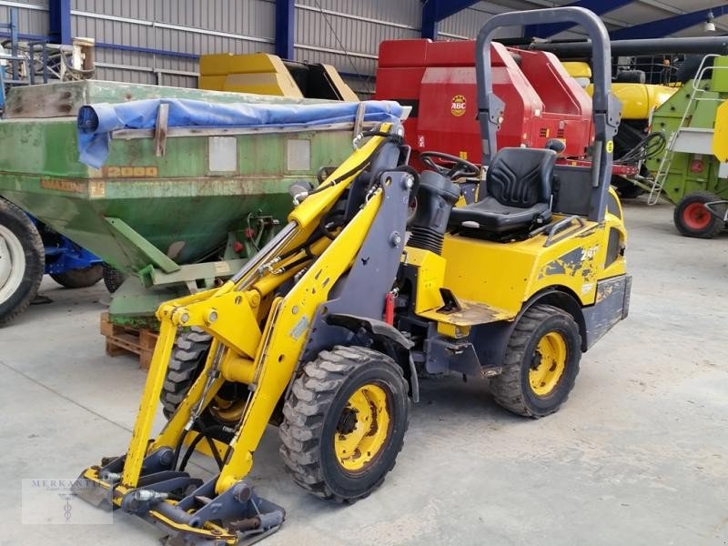 Gehl 240 Compact loader - technikboerse.com