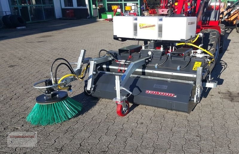 Kehrmaschine typu Dominator PROFI 120-230cm hydr. Wanne & Wassersprühvorr., Gebrauchtmaschine v Tarsdorf (Obrázok 8)