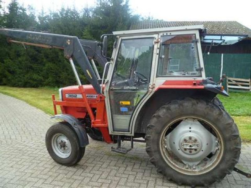 Massey Ferguson MF 352 Tractor - technikboerse.com