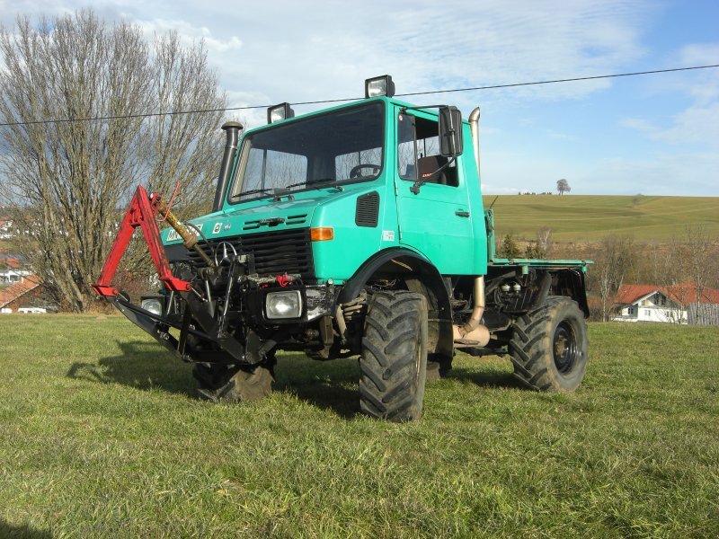 Mercedes Benz U1200 Unimog