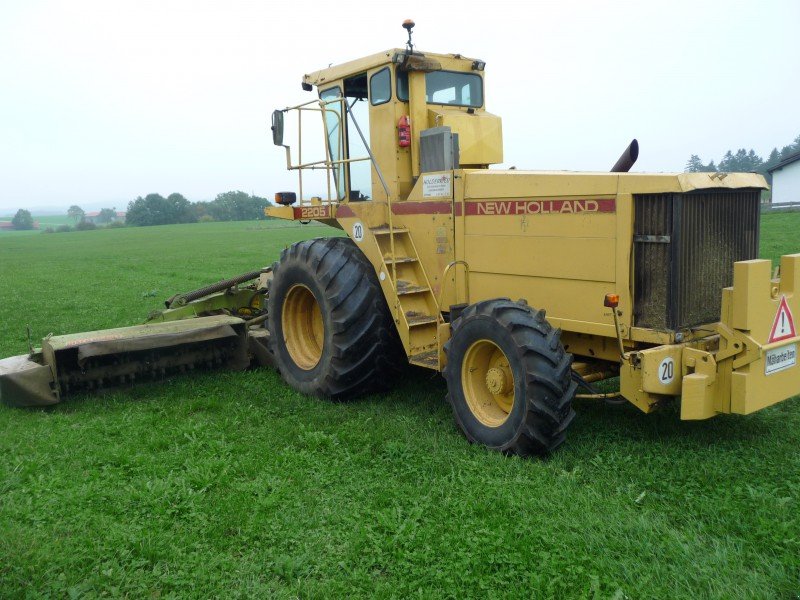 New Holland 2205 Forage harvester - technikboerse.com