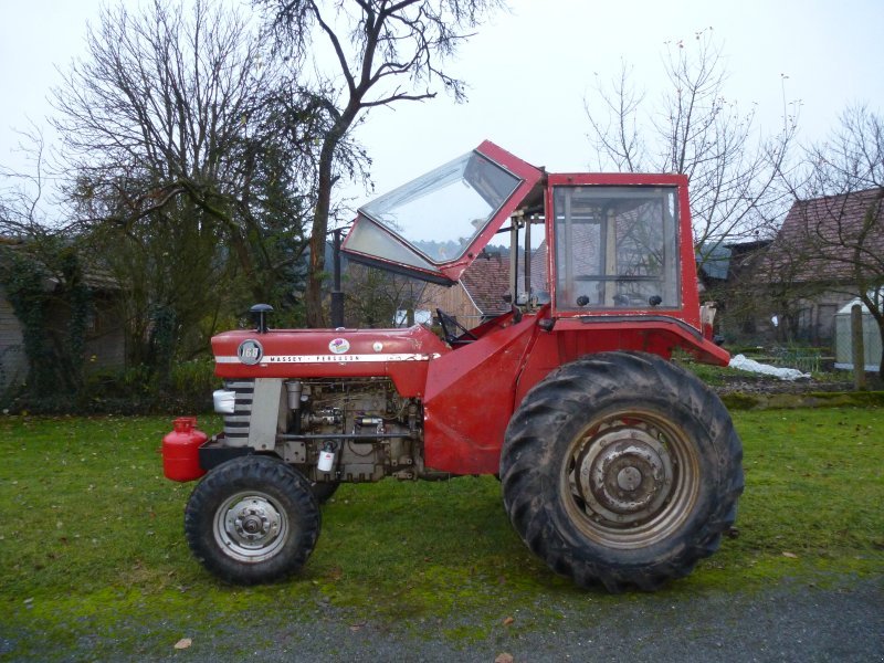 Massey Ferguson 168 Tractor - technikboerse.com