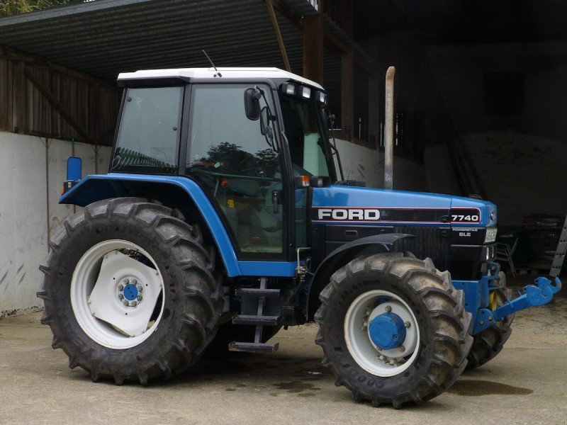 Ford 7740 tractro data #7